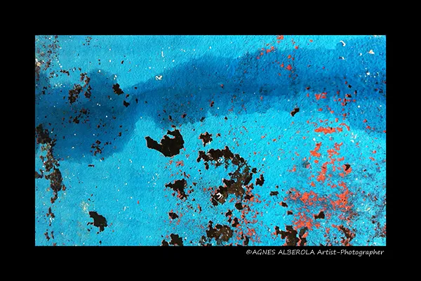 Macro-photographie abstraite turquoise percée de noir